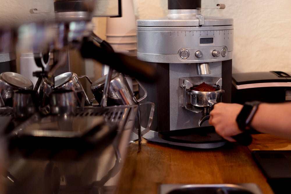 Traditional Espresso Machines vs Super Automatic Espresso Machines: Which Should You Choose?
